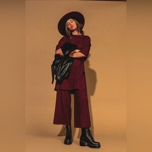 Dressed in LALA “wine” purple/burgundy ribbed “play suit” Two-Piece Set size XL